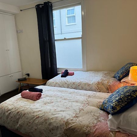Comfortable Home Away From Home, Town Centre, Free Parking,Multiple Rooms Cheltenham Extérieur photo