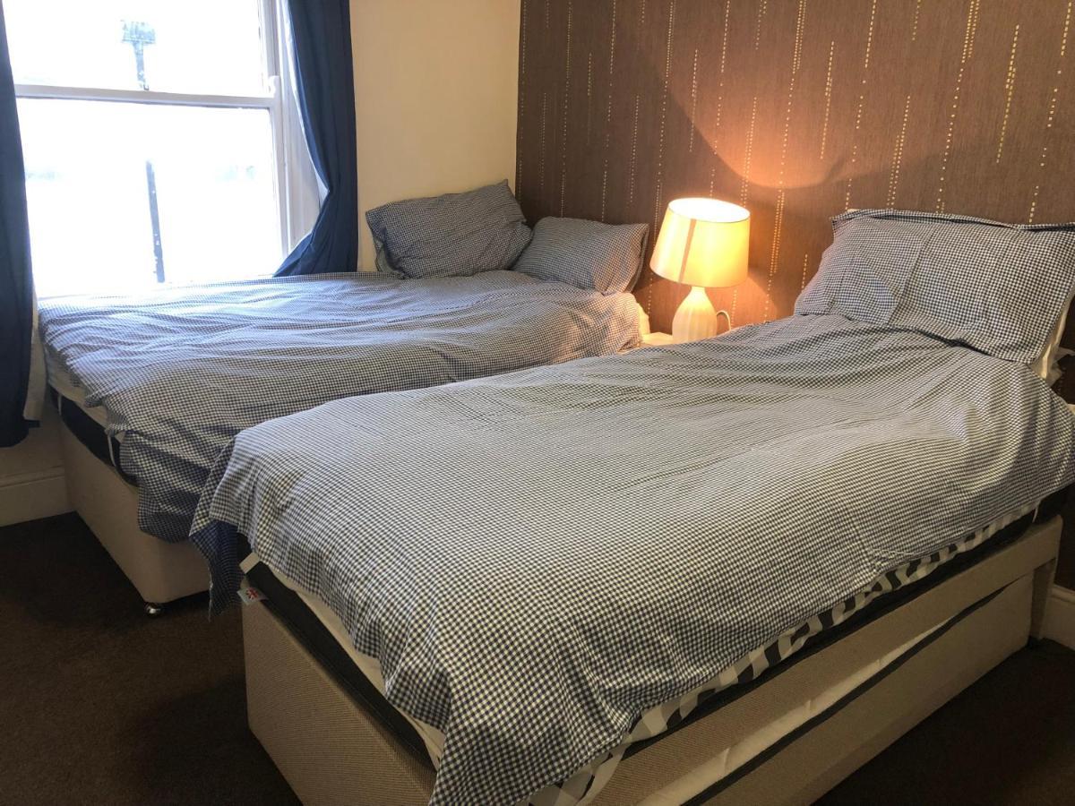 Comfortable Home Away From Home, Town Centre, Free Parking,Multiple Rooms Cheltenham Extérieur photo