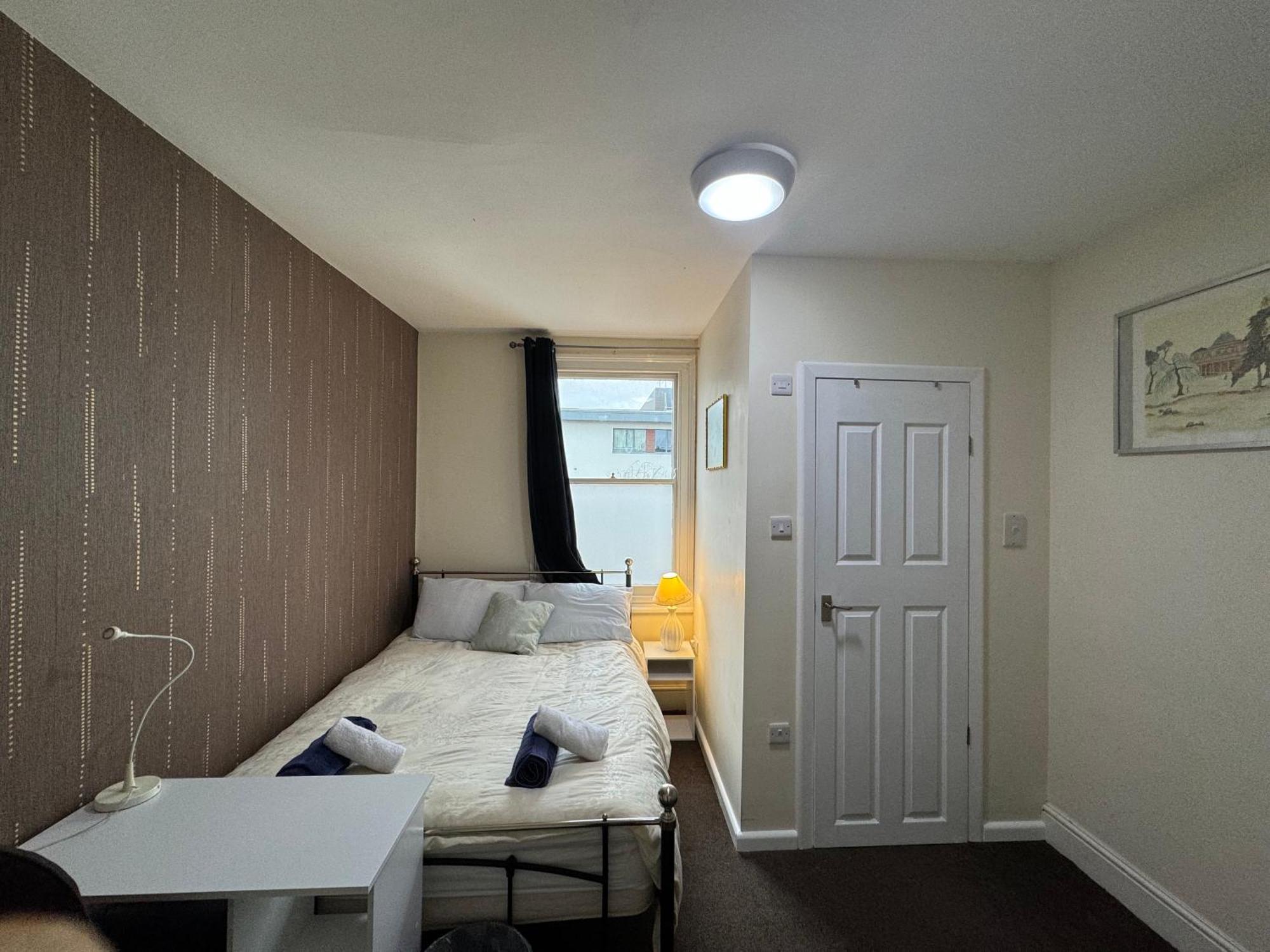 Comfortable Home Away From Home, Town Centre, Free Parking,Multiple Rooms Cheltenham Extérieur photo