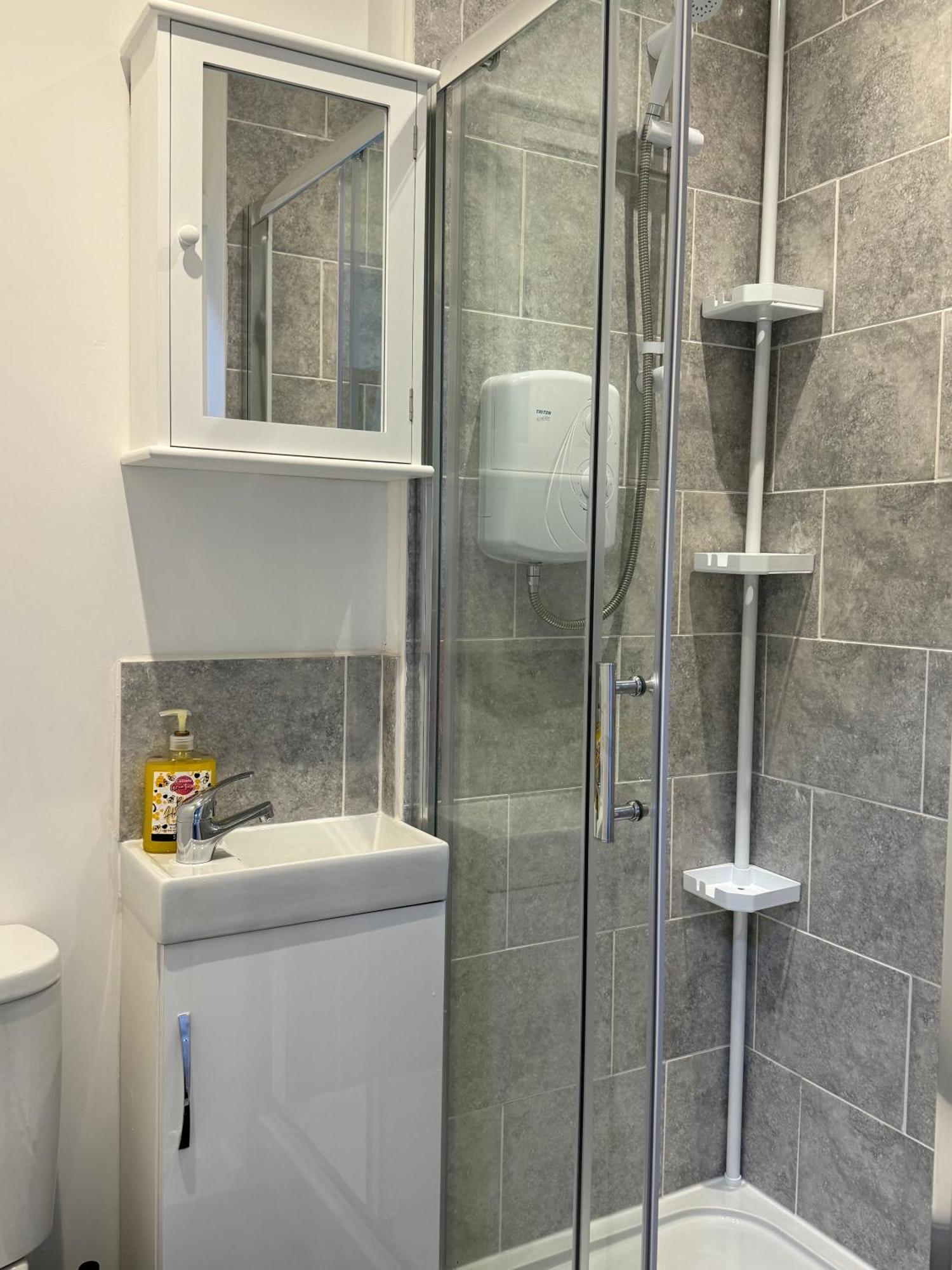 Comfortable Home Away From Home, Town Centre, Free Parking,Multiple Rooms Cheltenham Extérieur photo